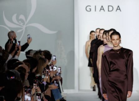 GIADA 2026 �ﶬ����ʱװ�㷢�� ���ҡ��������鶯��ת 